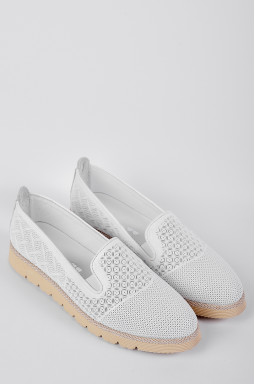 Шкіряні сліпони з фактурним малюнком в білому кольорі великих розмірів