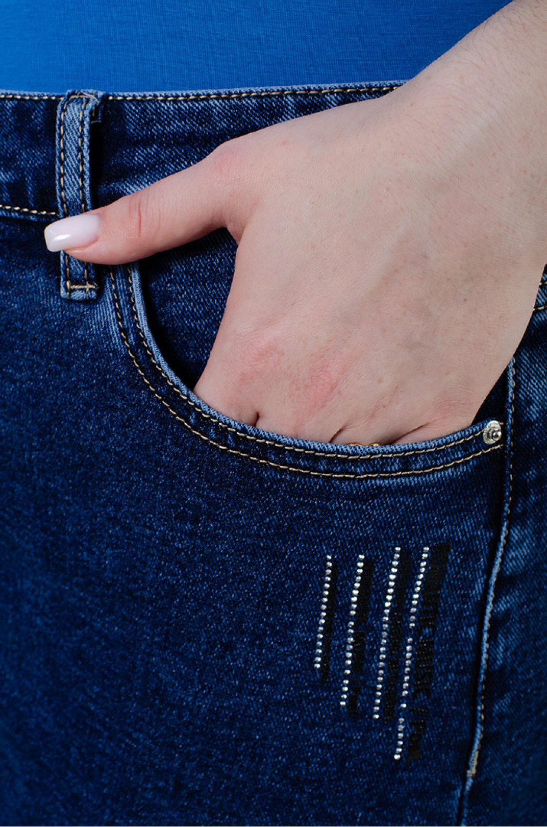 Юбка джинсовая с тороками и блестками батал
