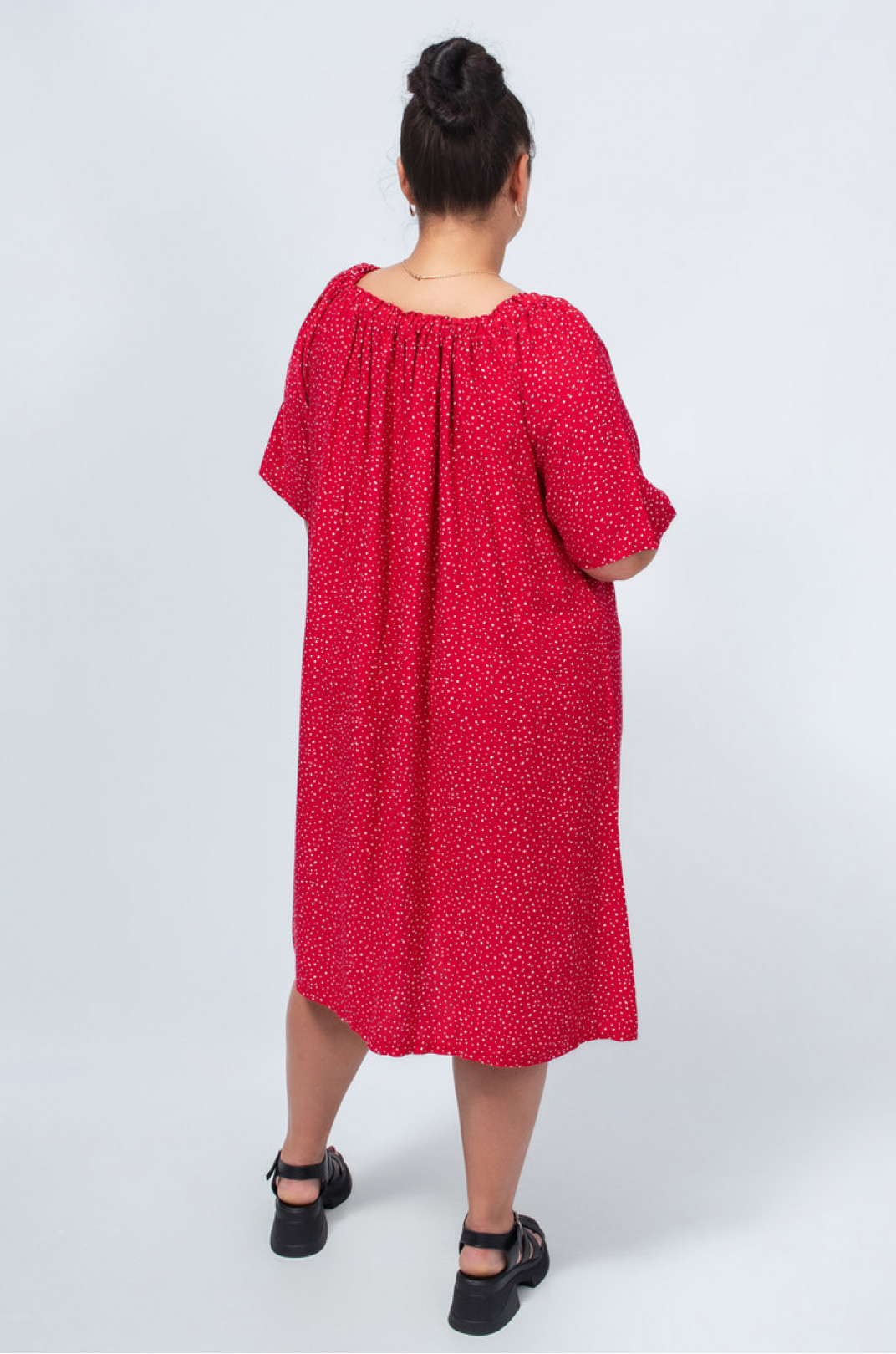 Яркое платье мини из штапеля в разных цветах супер батал
