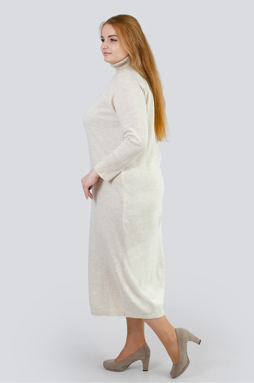 Платье оверсайз миди вязаное с горлом