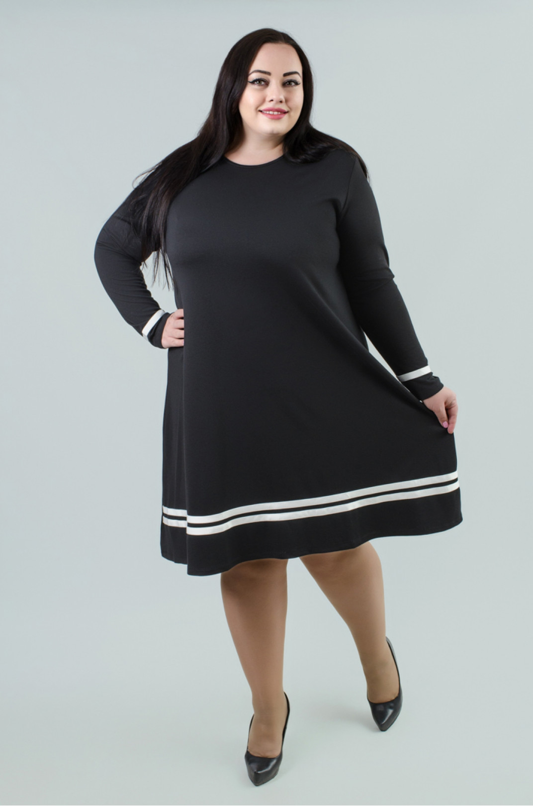Платье мини трикотажное черное с белыми полосками супер батал