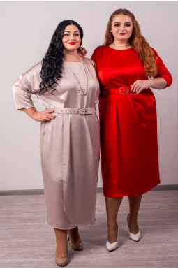 Сукня максі з елегантними складками та акцентним поясом великих розмірів