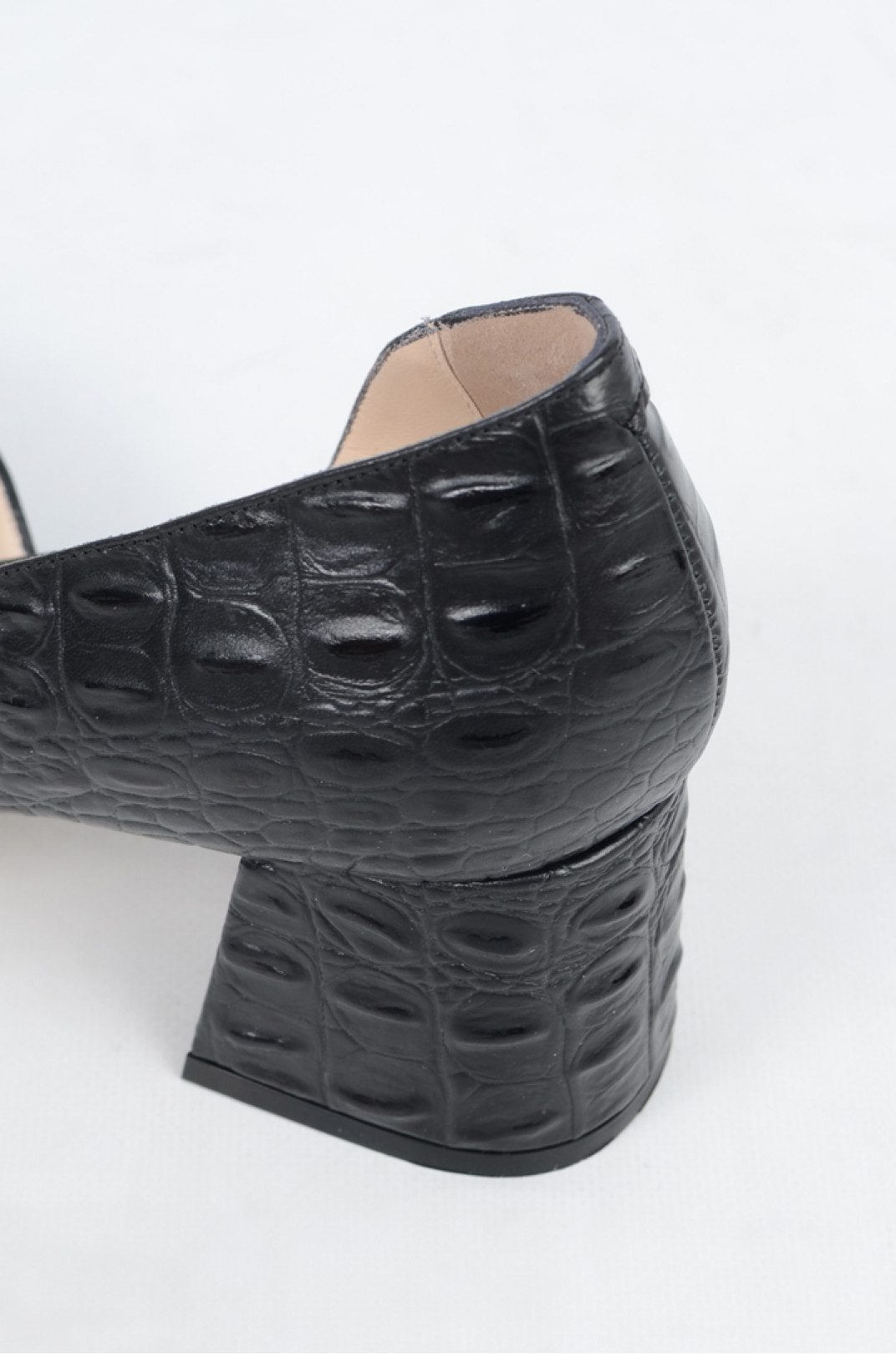 Элегантные туфли-лодочки из кожи больших размеров