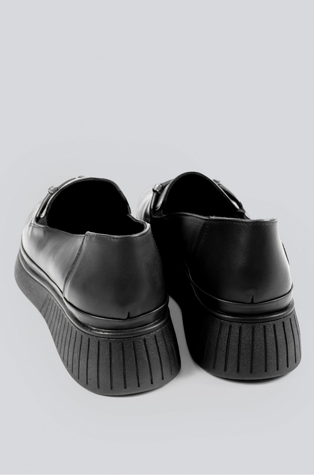 Туфлі чорні з прикрасою великих розмірів