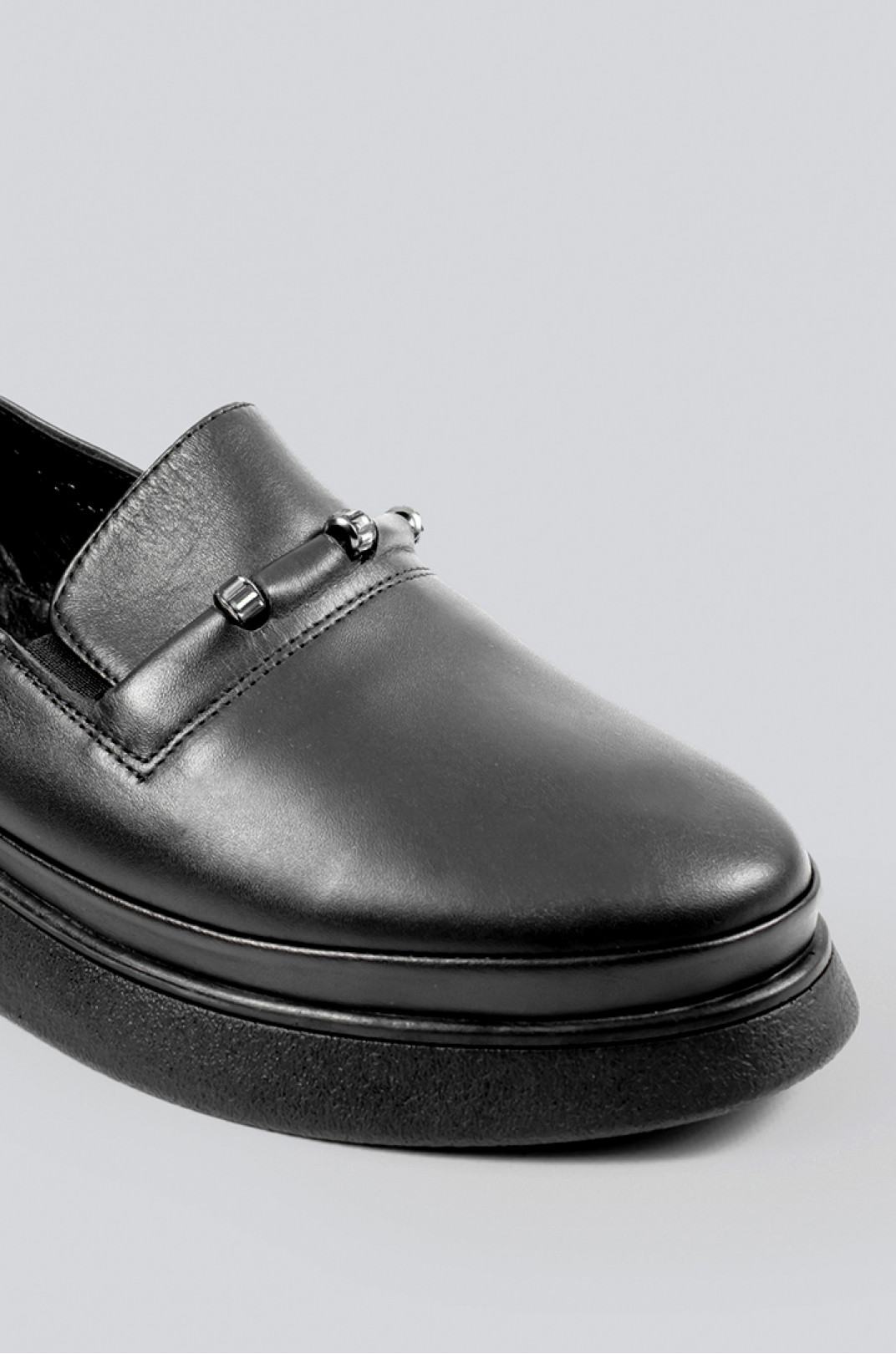 Туфли черные с украшением больших размеров