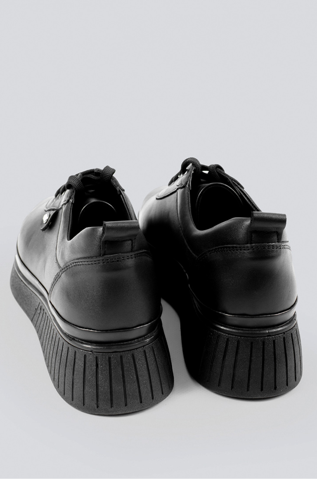 Туфлі шкіряні чорні зі шнурками великих розмірів