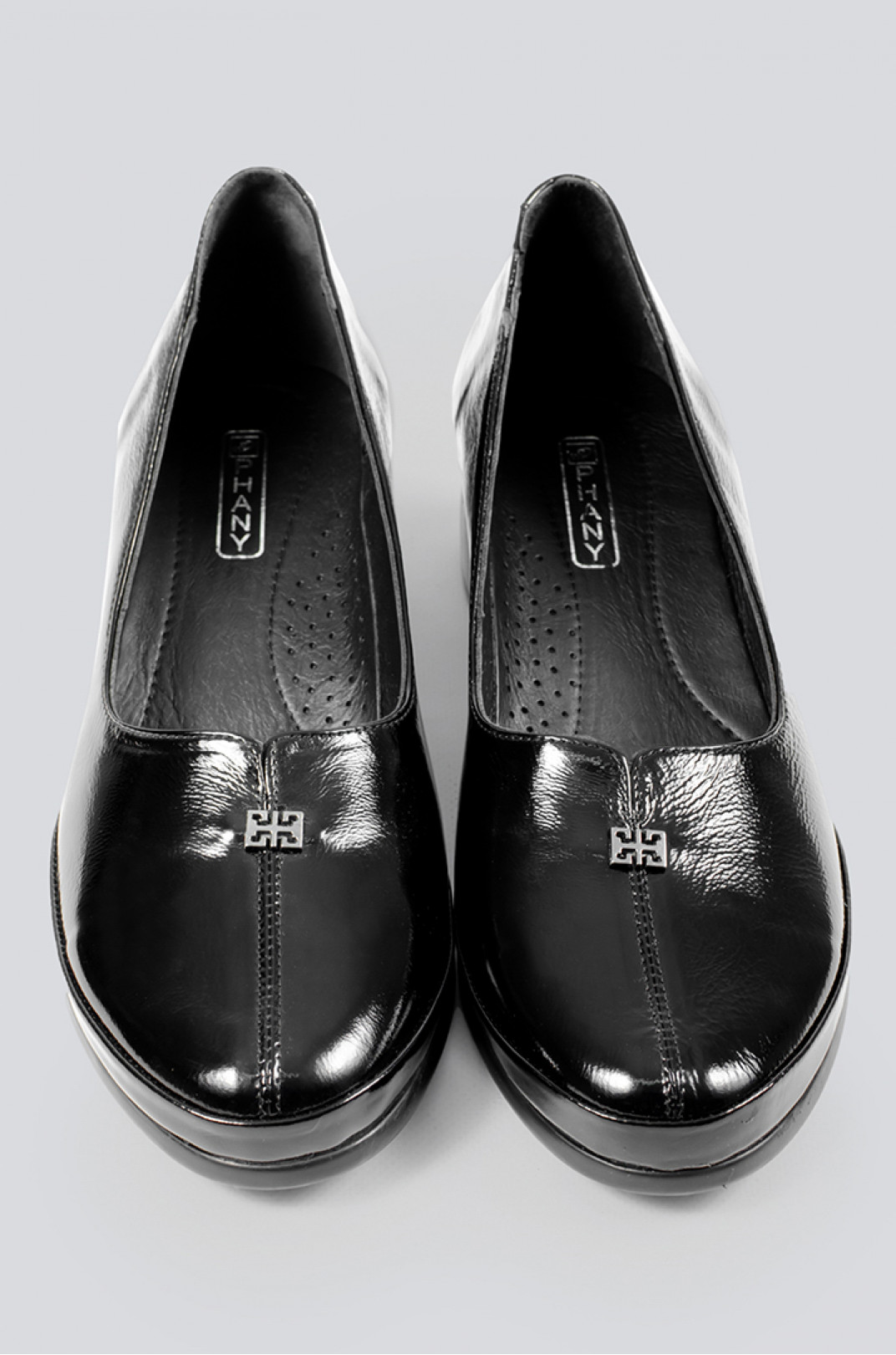 Туфлі чорні лакові на підборах великих розмірів