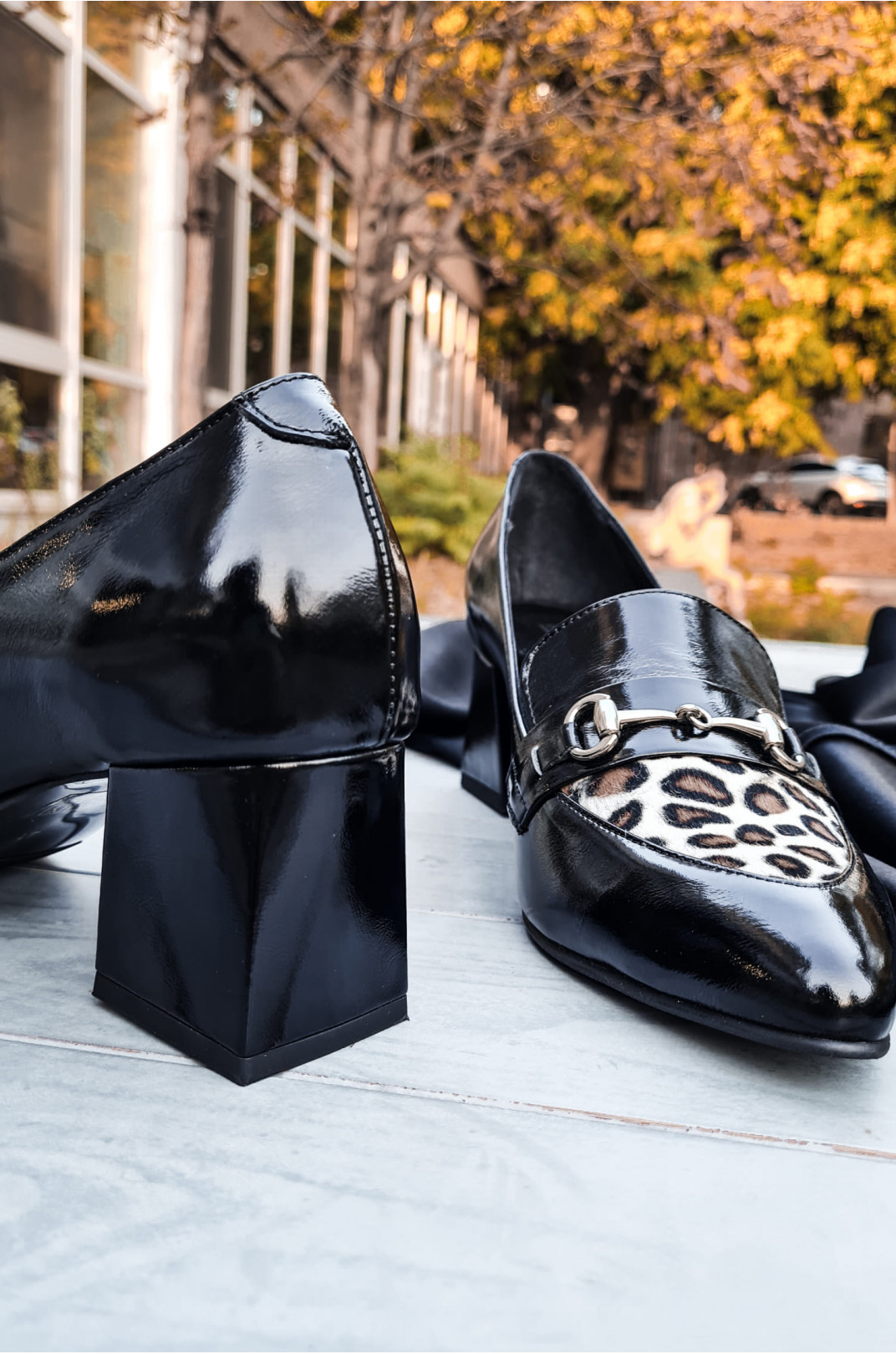 Туфлі лакові на підборах з леопардовими вставками великих розмірів