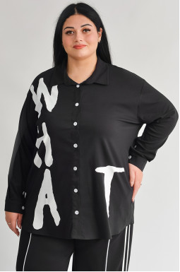 Туника-рубашка с контрастной надписью и пуговицами больших размеров