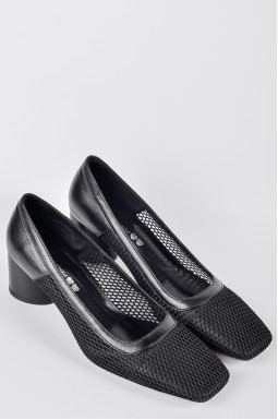 Чорні туфлі-лодочки з поєднанням глянцевої шкіри й фактурної сітки великих розмірів
