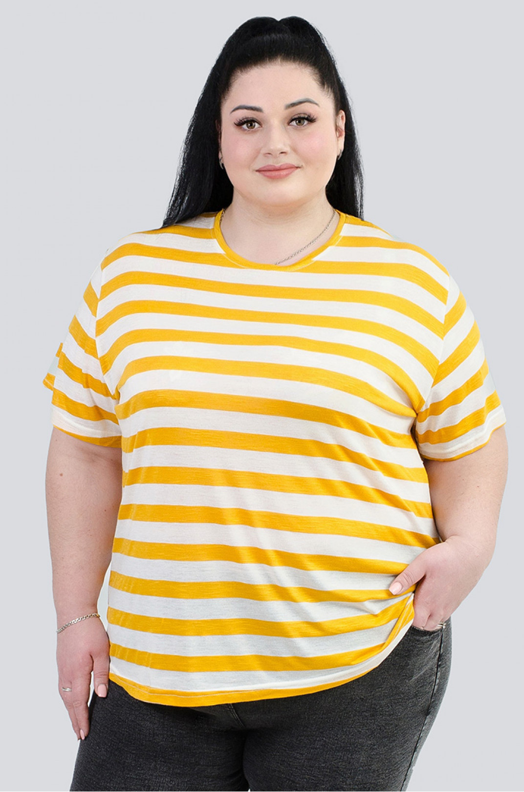 Комфортна футболка в горизонтальну смужку великих розмірів