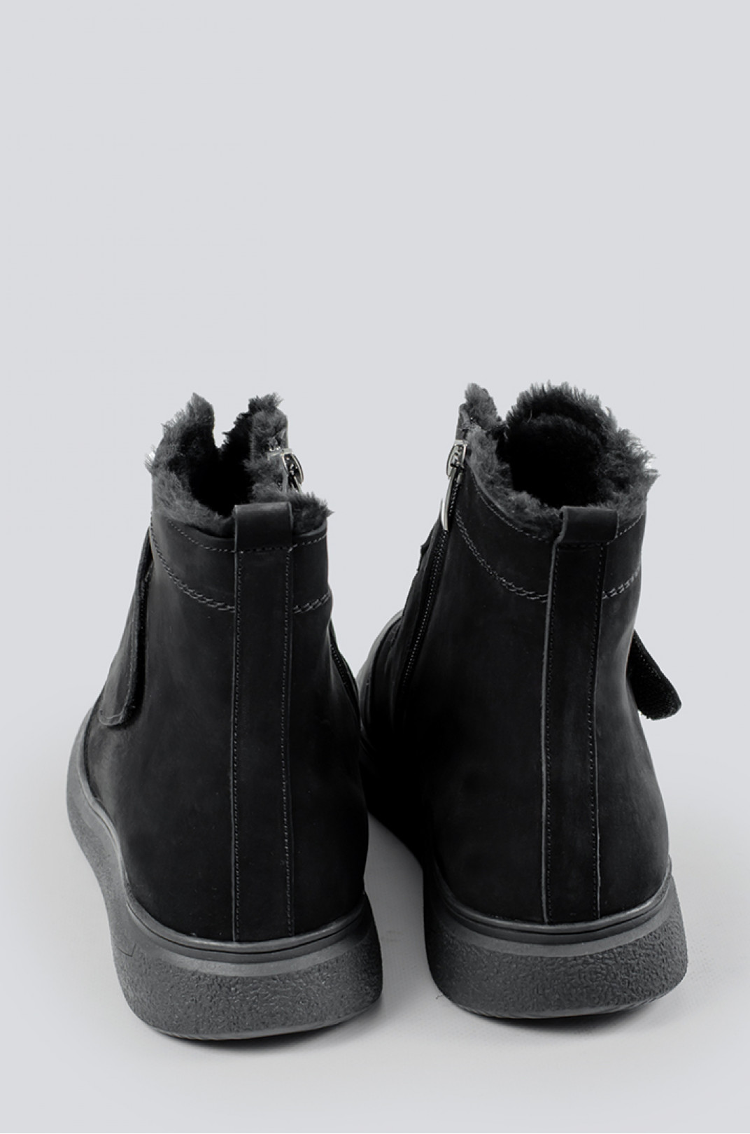 Мягкие зимние ботинки больших размеров