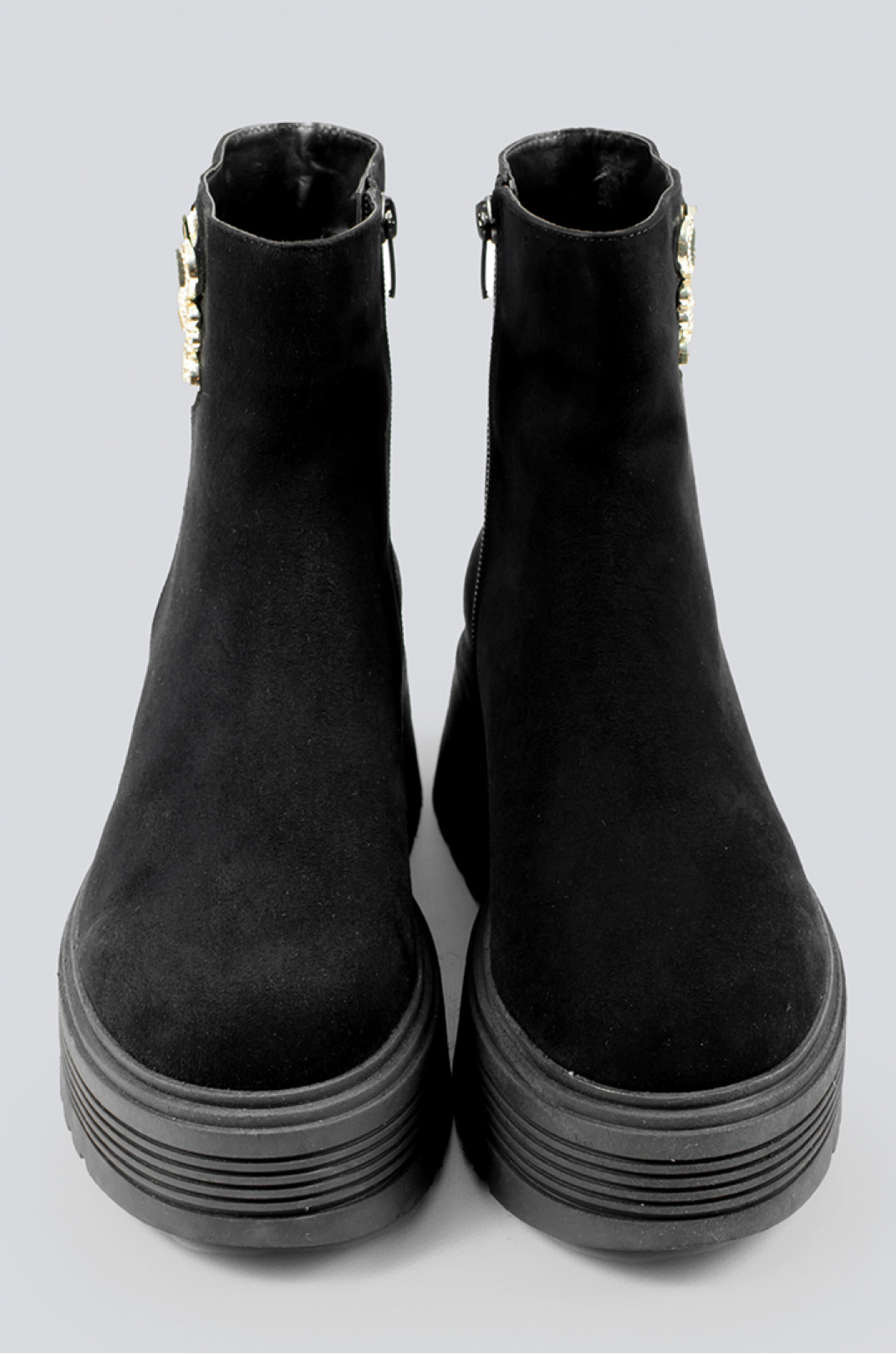 Замшевые ботинки черные с украшением больших размеров