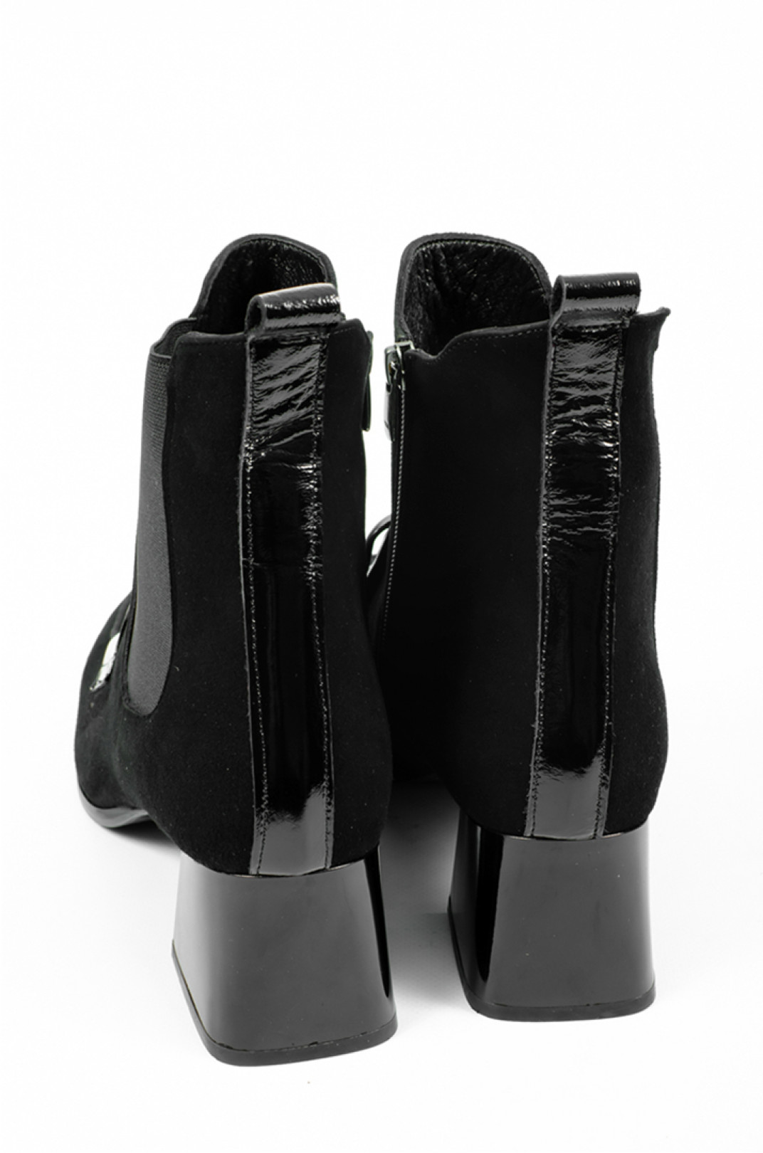 Ботинки замшевые на каблуке с резинками и украшением больших размеров