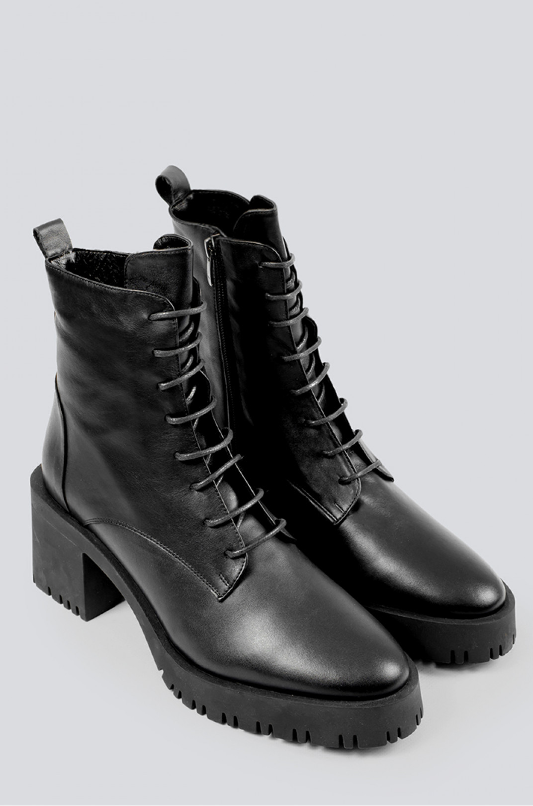 Ботинки черные кожаные на каблуке больших размеров