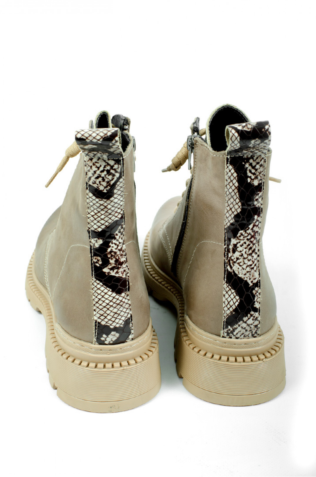 Стильні черевики з вставками в зміїний принт великих розмірів