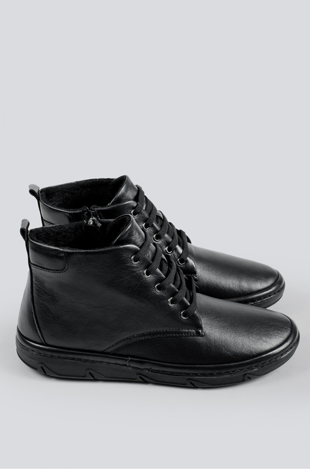 Однотонные черные ботинки больших размеров