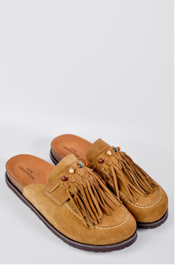 Мюлі в пісочному кольорі з бахромою та кольоровими намистинами великих розмірів