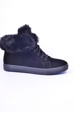 Стильные замшевые ботинки