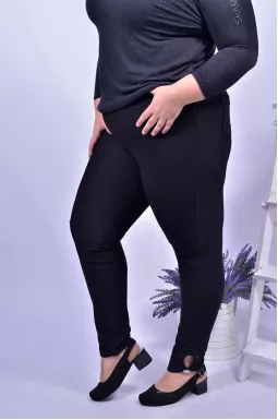 Стильные зауженные брюки с декором снизу супер батал