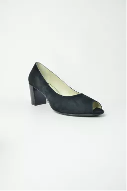 Туфлі на підборах великих розмірів