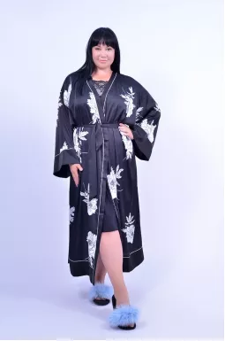 Довгий атласний халат батал