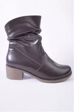 Ботинки кожаные зимние на каблуке