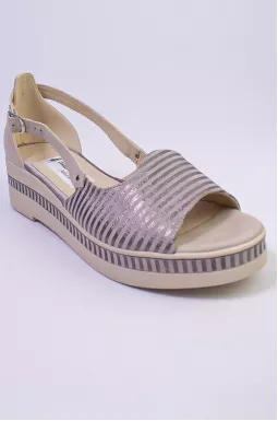 Босоніжки на танкетці великих розмірів 