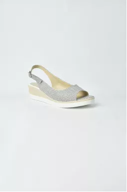 Шкіряні босоніжки на танкетці великих розмірів 