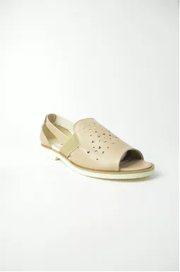 Шкіряні босоніжки з перфорацією великих розмірів 
