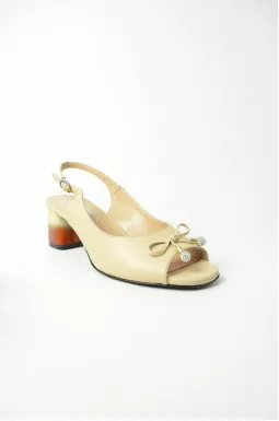 Босоніжки шкіряні на підборах великих розмірів 