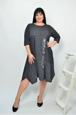 Платье с рукавом три четверти батал