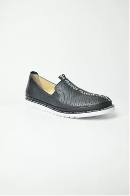 Туфлі з перфорацією великих розмірів