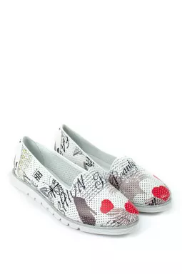 Балетки со стильным принтом и перфорацией больших размеров