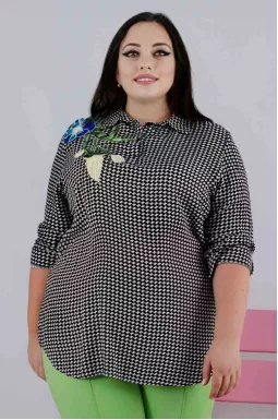 Блуза с вышивкой батал