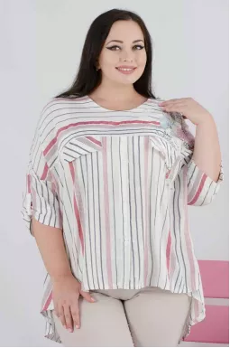 Блуза довга з прикрасою батал