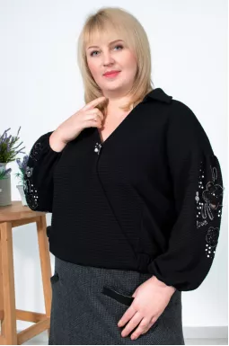 Блуза с декорированными рукавами батал