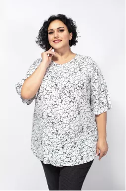 Штапельна блуза в ніжний абстрактний принт супер батал