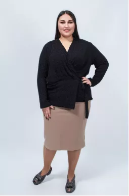 Элегантная блуза на запах батал