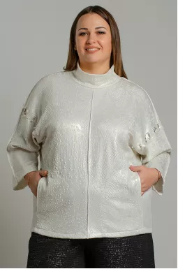 Блуза в текстурный узор с украшениями больших размеров