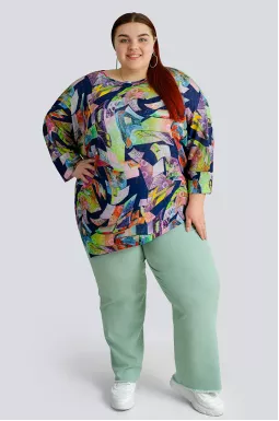  Яркая блуза в принт больших размеров
