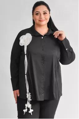 Блуза довга з декоративною контрастною квіткою великих розмірів