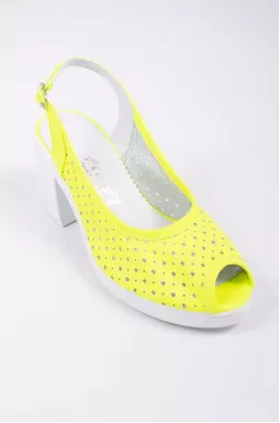 Босоніжки шкіряні з перфорацією великих розмірів 