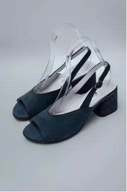 Босоніжки з цікавим дизайном підборів великих розмірів