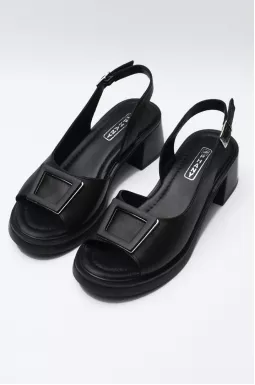 Чорні шкіряні босоніжки на стійких підборах великих розмірів