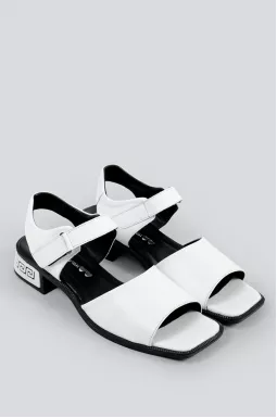 Босоніжки білі з орнаментом великих розмірів