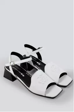 Вишукані білі босоніжки великих розмірів