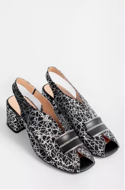 Босоножки серебристо-черные на каблуке больших размеров