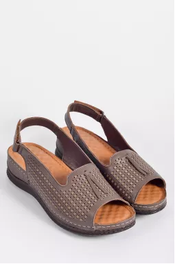 Босоніжки кольору шоколад на широкі ніжки