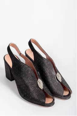 Изысканные босоножки на каблуке больших размеров